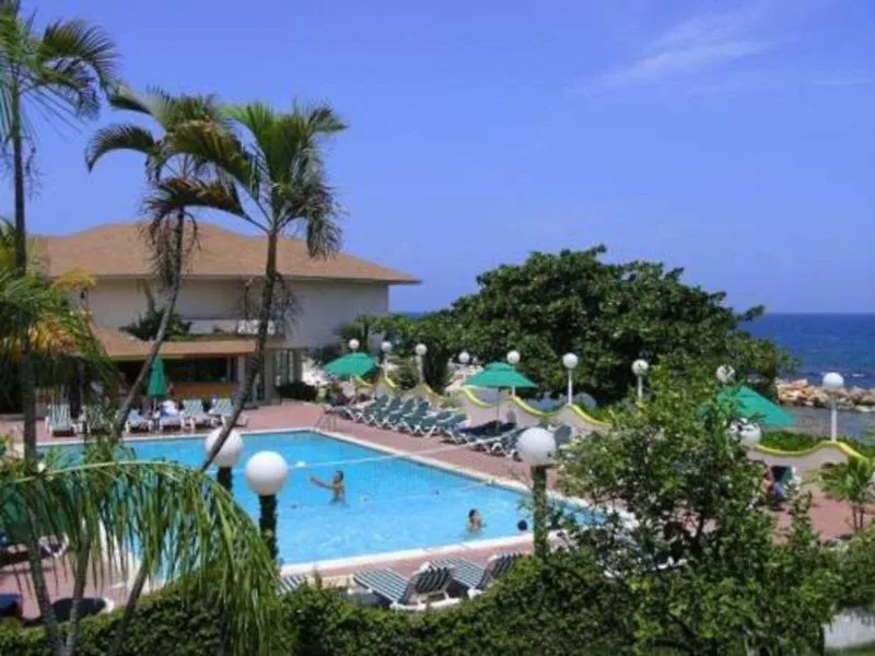 Club Ambiance (Adults Only) Hotel Runaway Bay 3*,